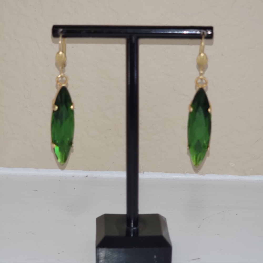 Gorgeous emerald faceted glass Earrings - Women Jewelry